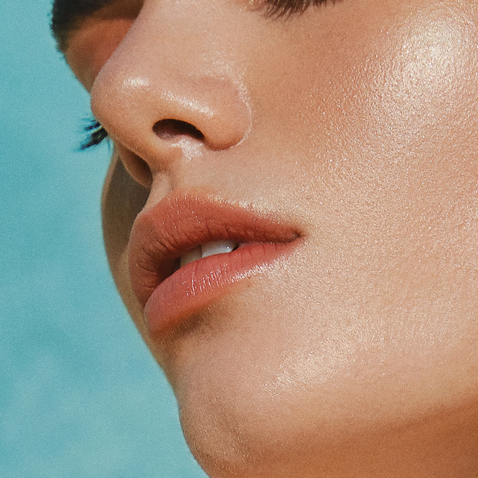 SUNBURNT LIPS 110422 li 5 SQ